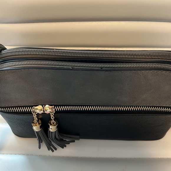 Dasein Crossbody purse. Classic black and gray - Picture 2 of 5